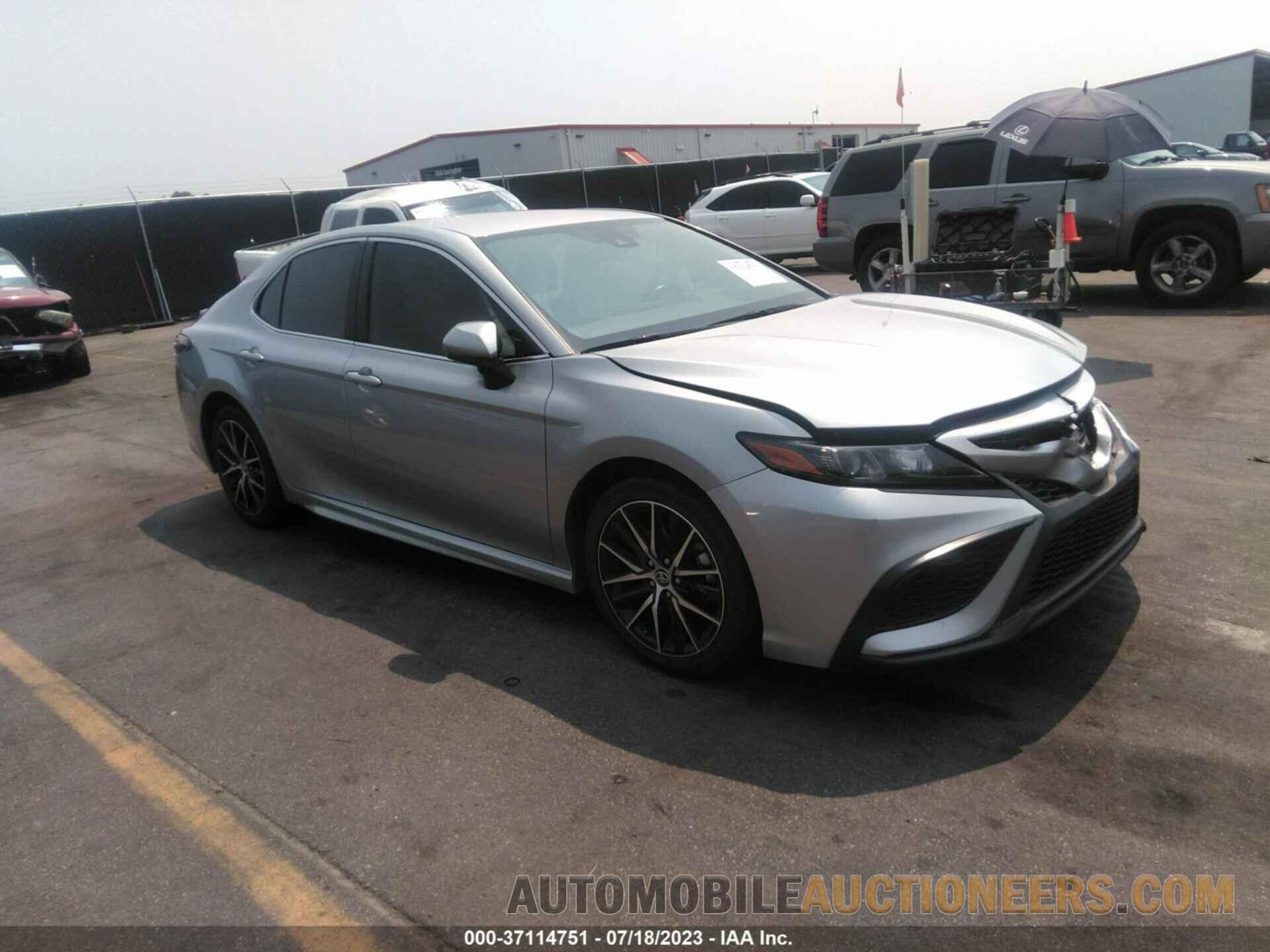 4T1G11AK3MU571543 TOYOTA CAMRY 2021