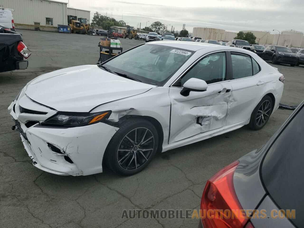 4T1G11AK3MU574538 TOYOTA CAMRY 2021