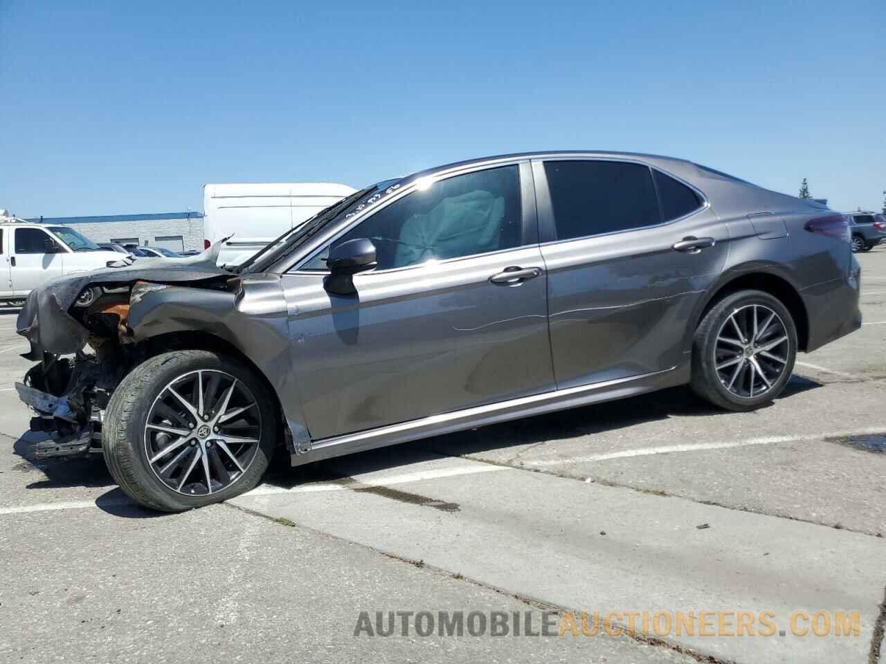 4T1G11AK3MU574717 TOYOTA CAMRY 2021