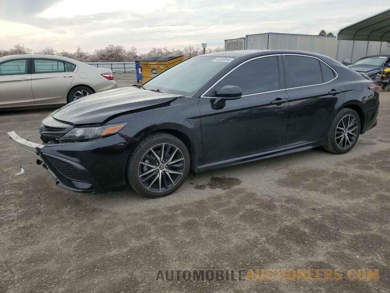 4T1G11AK3MU575026 TOYOTA CAMRY 2021