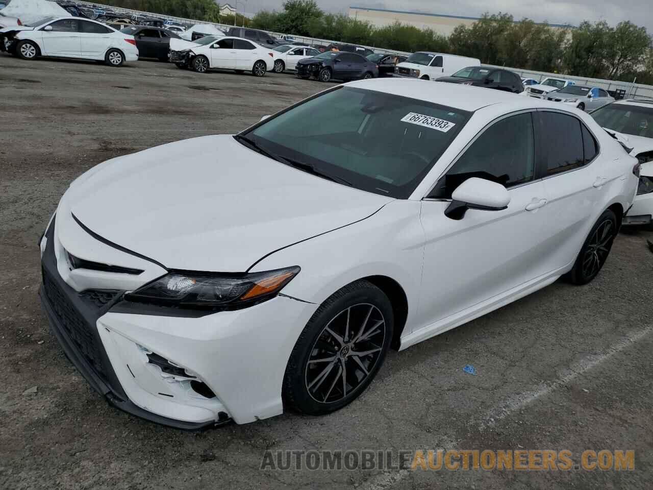 4T1G11AK3MU580680 TOYOTA CAMRY 2021