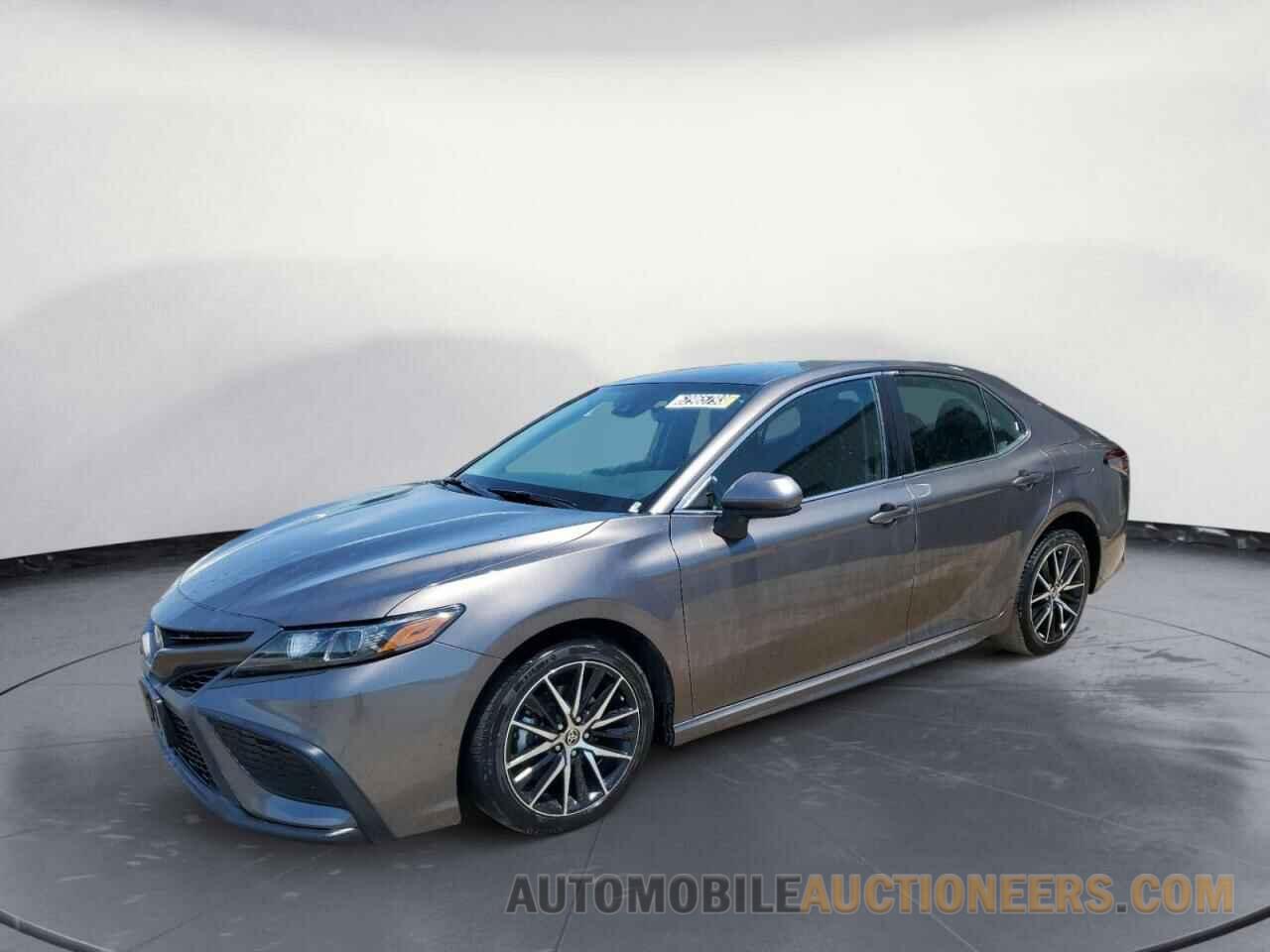 4T1G11AK3MU586463 TOYOTA CAMRY 2021