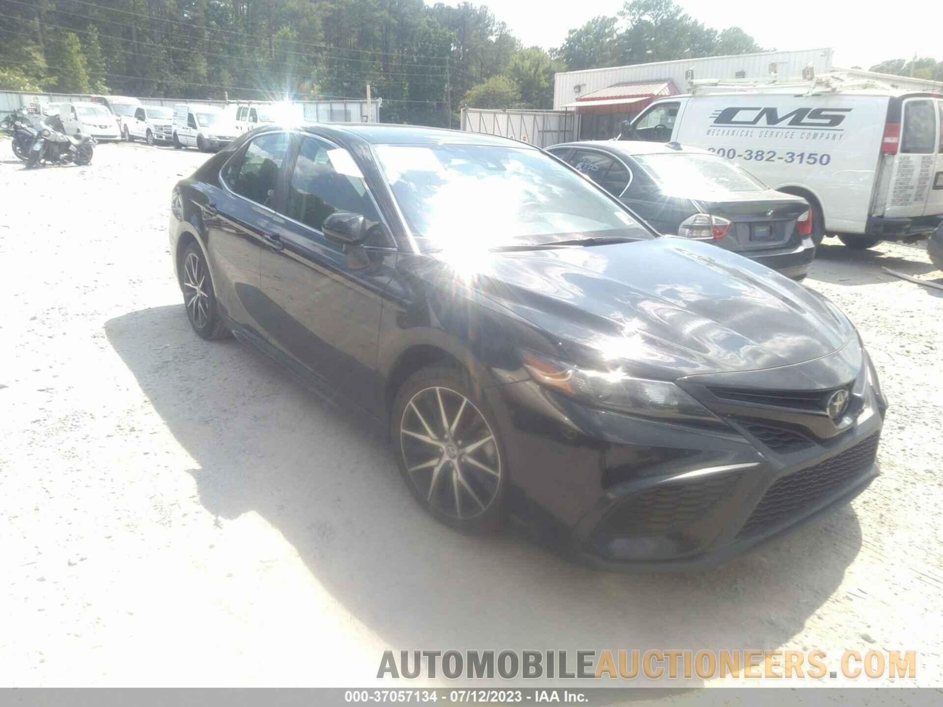 4T1G11AK3MU587483 TOYOTA CAMRY 2021