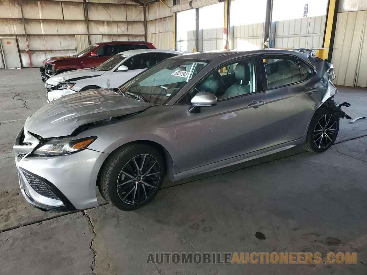 4T1G11AK3MU587595 TOYOTA CAMRY 2021