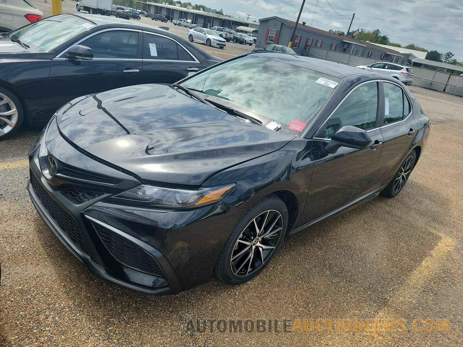 4T1G11AK3MU597530 Toyota Camry 2021