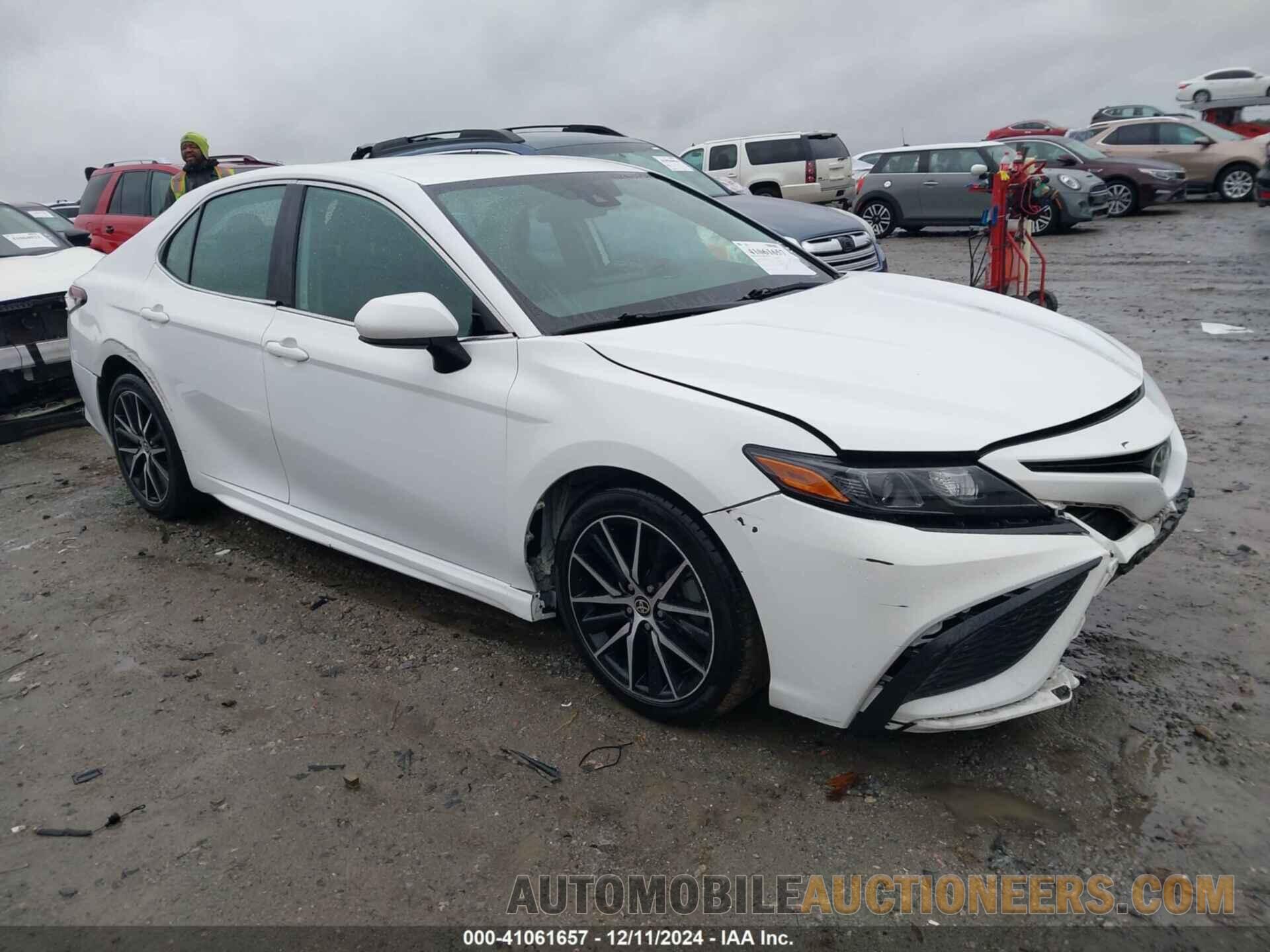 4T1G11AK3MU610051 TOYOTA CAMRY 2021