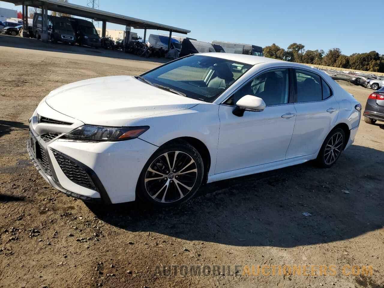 4T1G11AK3NU001060 TOYOTA CAMRY 2022