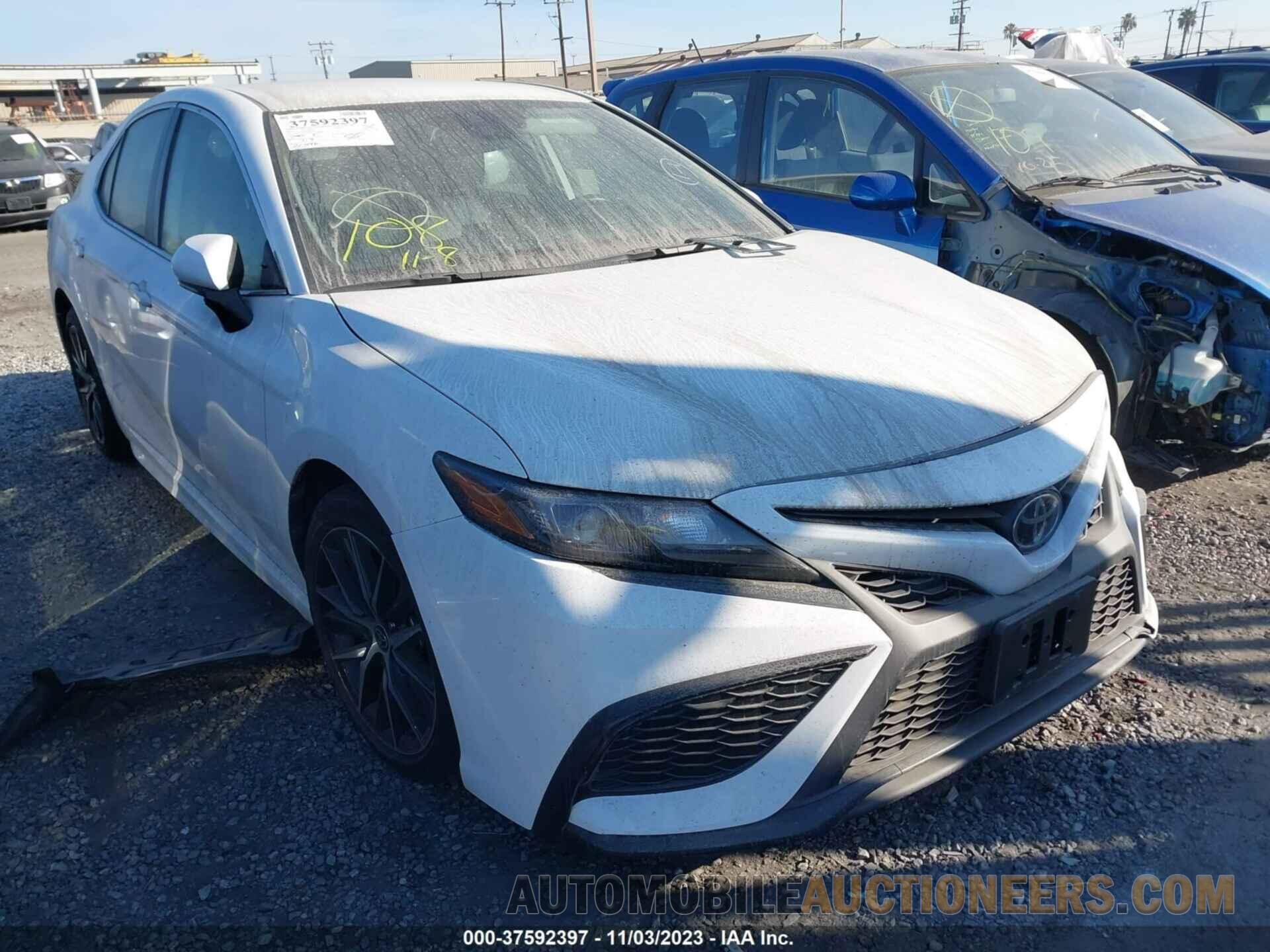 4T1G11AK3NU042305 TOYOTA CAMRY 2022