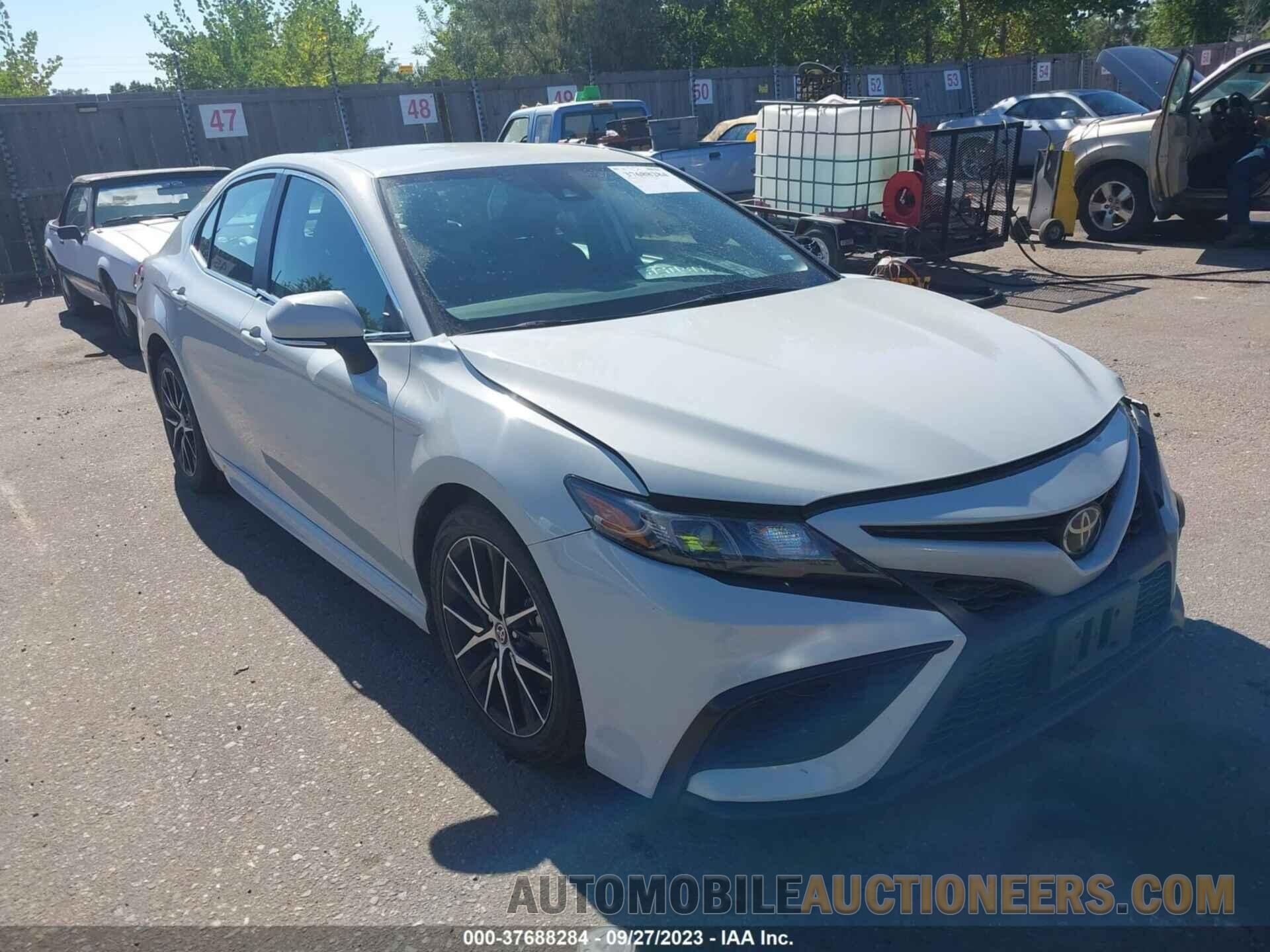 4T1G11AK3NU063414 TOYOTA CAMRY 2022