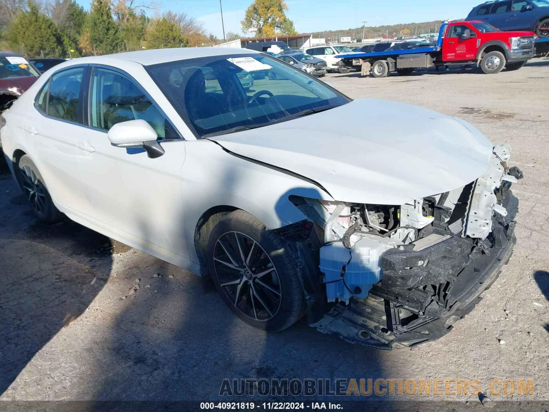 4T1G11AK3NU063610 TOYOTA CAMRY 2022