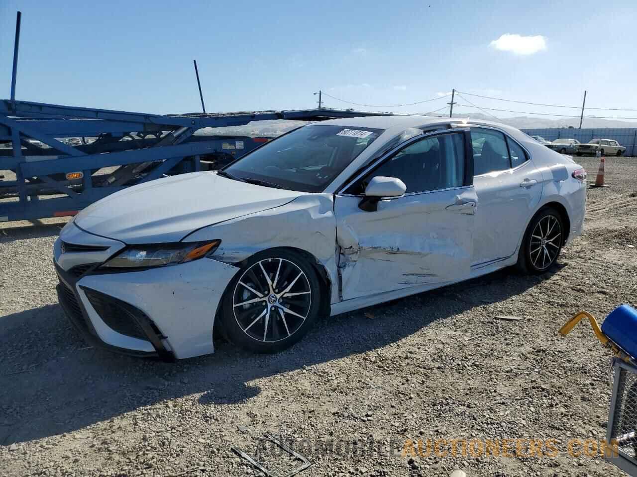 4T1G11AK3NU070573 TOYOTA CAMRY 2022