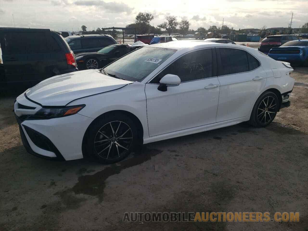 4T1G11AK3NU618409 TOYOTA CAMRY 2022