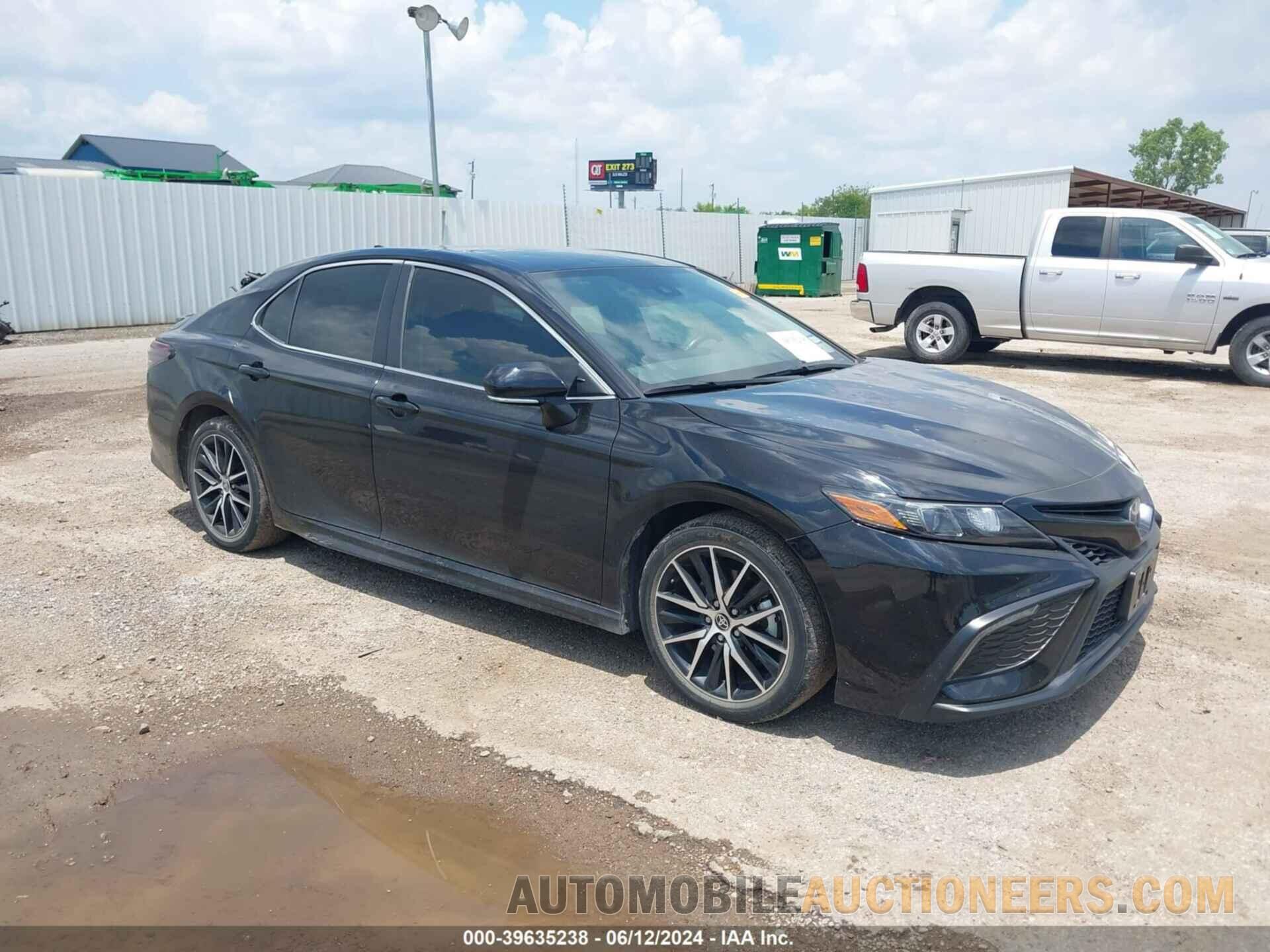 4T1G11AK3NU621858 TOYOTA CAMRY 2022