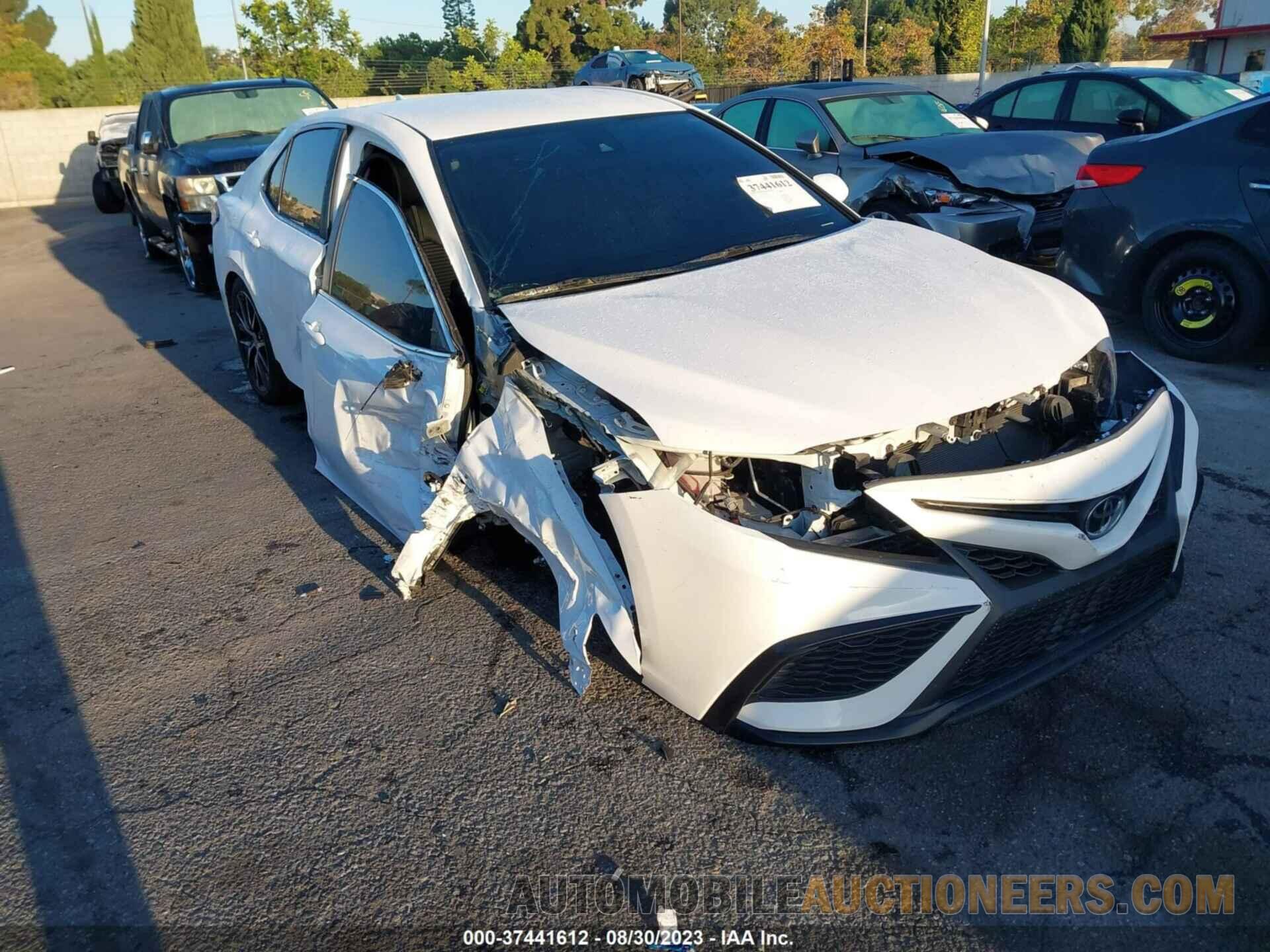 4T1G11AK3NU630155 TOYOTA CAMRY 2022