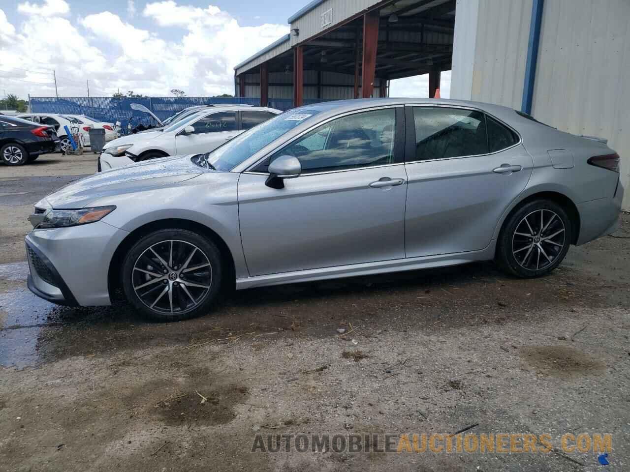 4T1G11AK3NU630818 TOYOTA CAMRY 2022