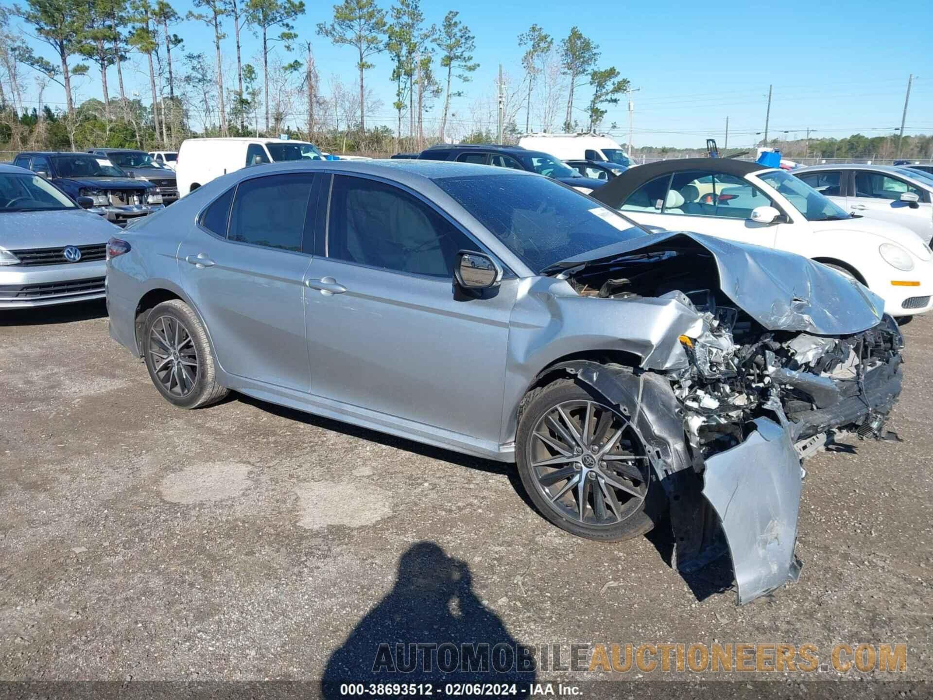 4T1G11AK3NU642922 TOYOTA CAMRY 2022