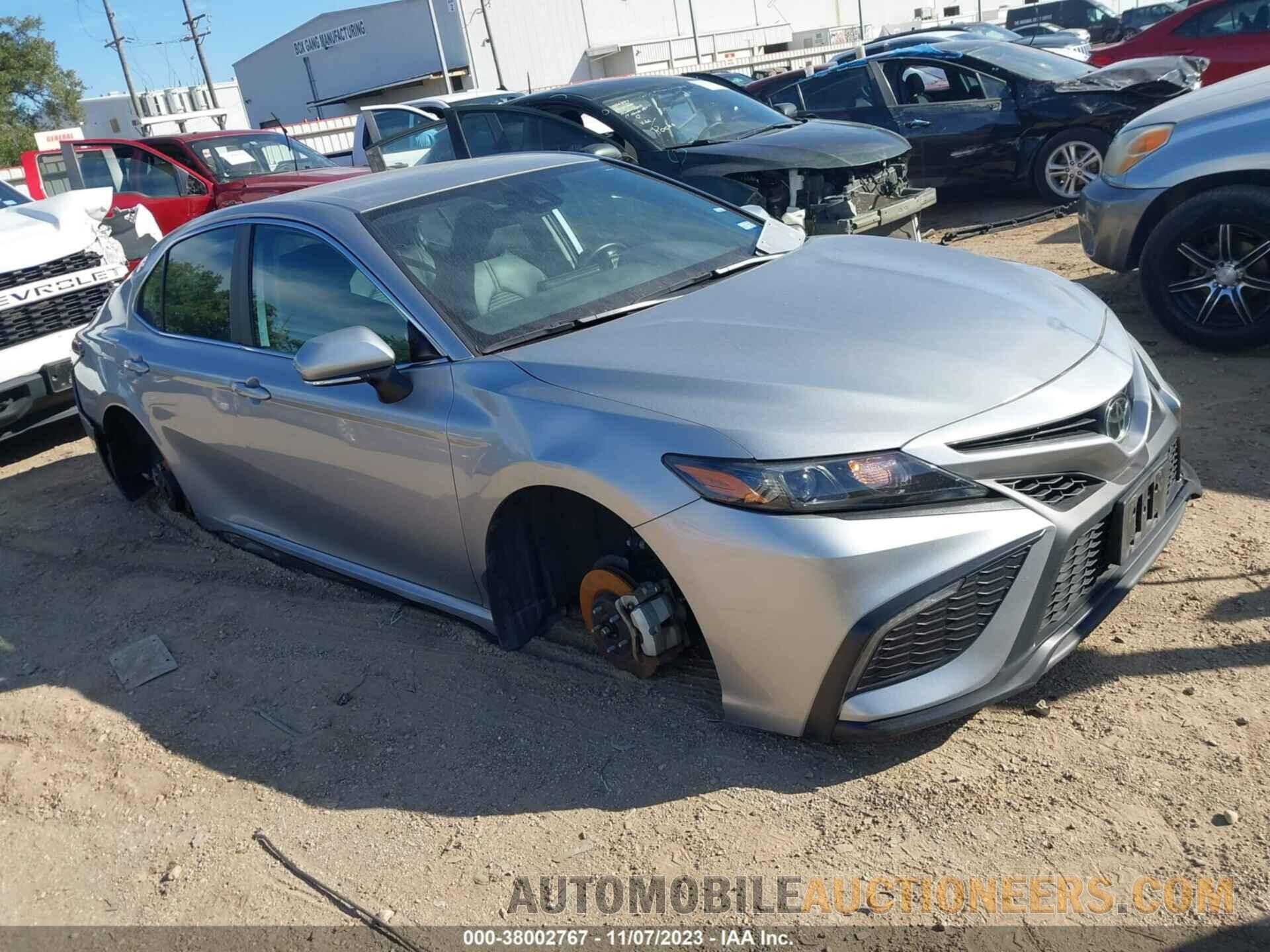 4T1G11AK3NU645383 TOYOTA CAMRY 2022