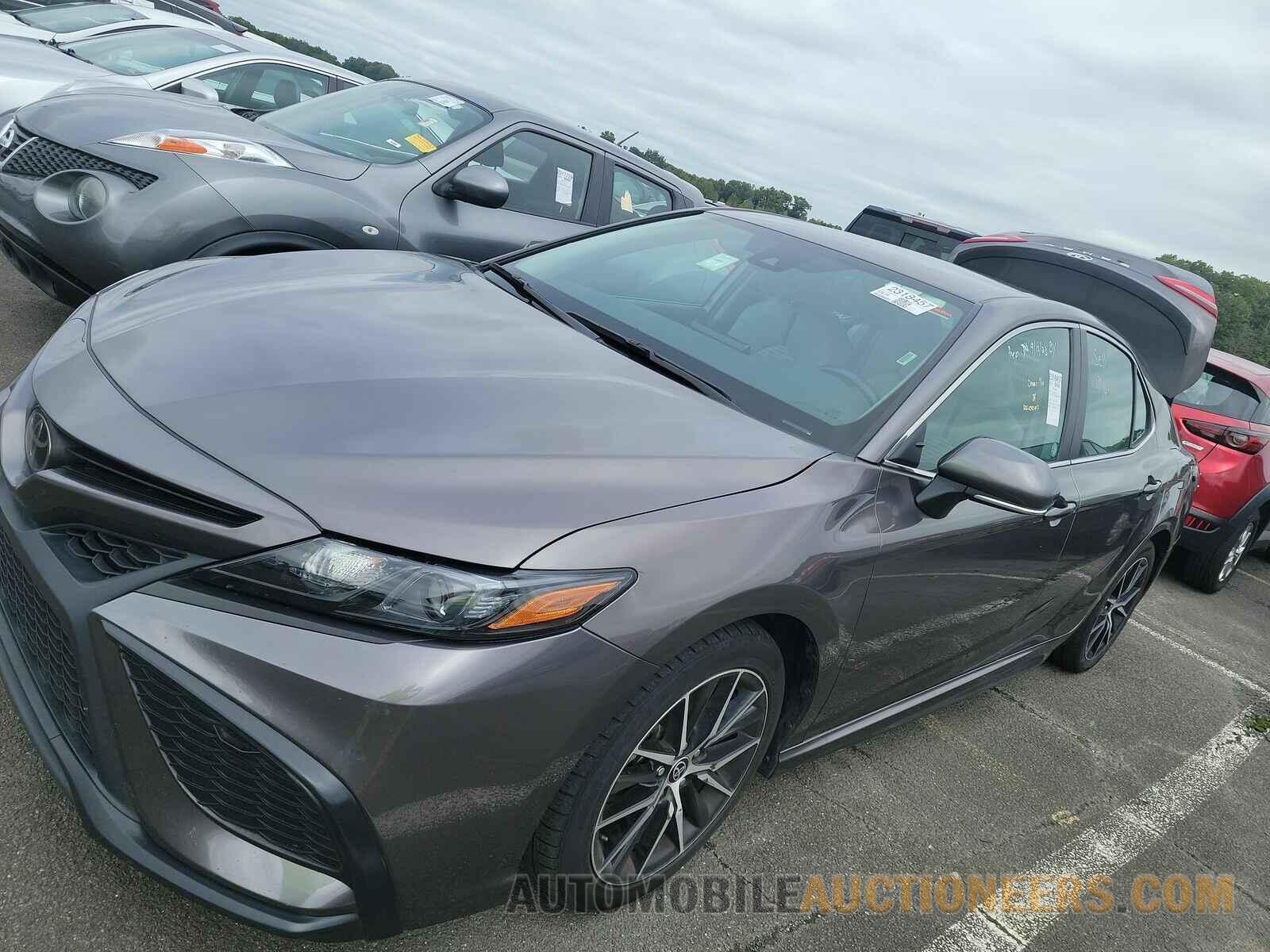 4T1G11AK3NU659025 Toyota Camry 2022