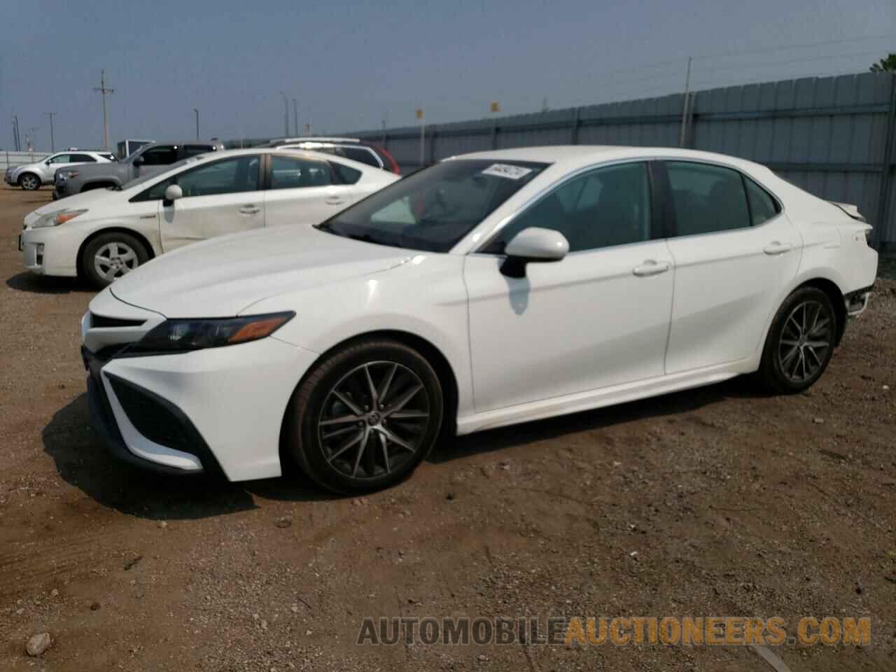 4T1G11AK3NU659204 TOYOTA CAMRY 2022