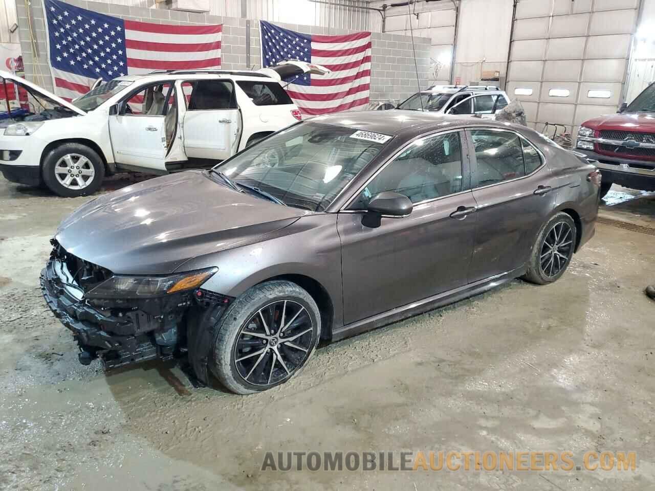 4T1G11AK3NU668095 TOYOTA CAMRY 2022