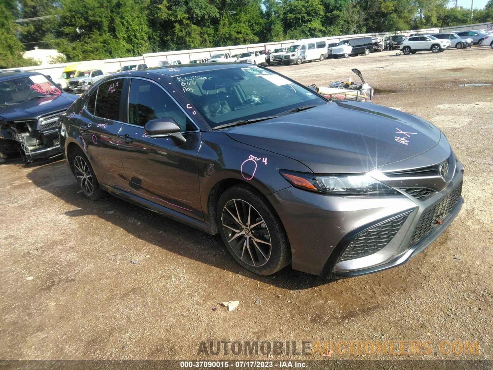 4T1G11AK3NU675385 TOYOTA CAMRY 2022