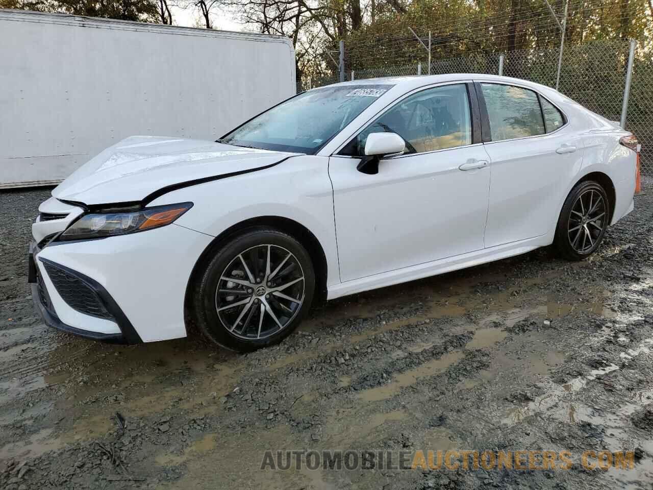 4T1G11AK3NU678948 TOYOTA CAMRY 2022