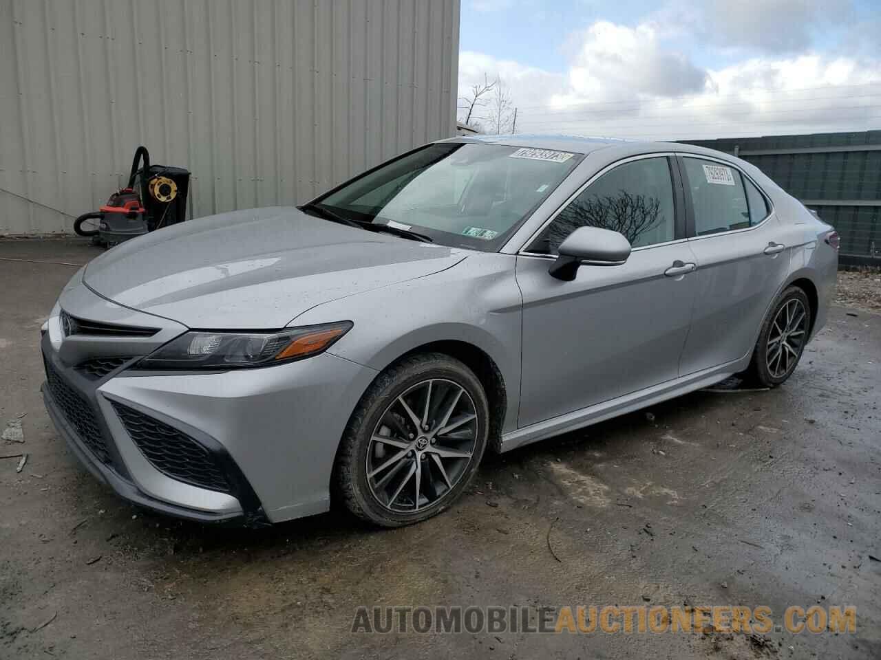 4T1G11AK3NU687634 TOYOTA CAMRY 2022