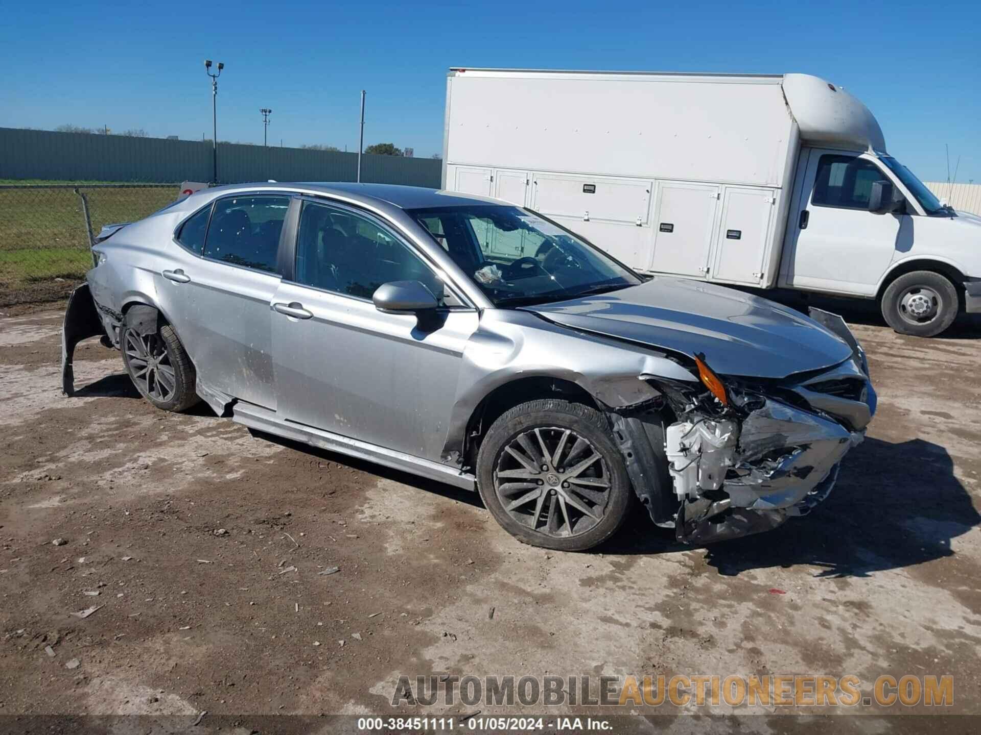 4T1G11AK3NU692302 TOYOTA CAMRY 2022