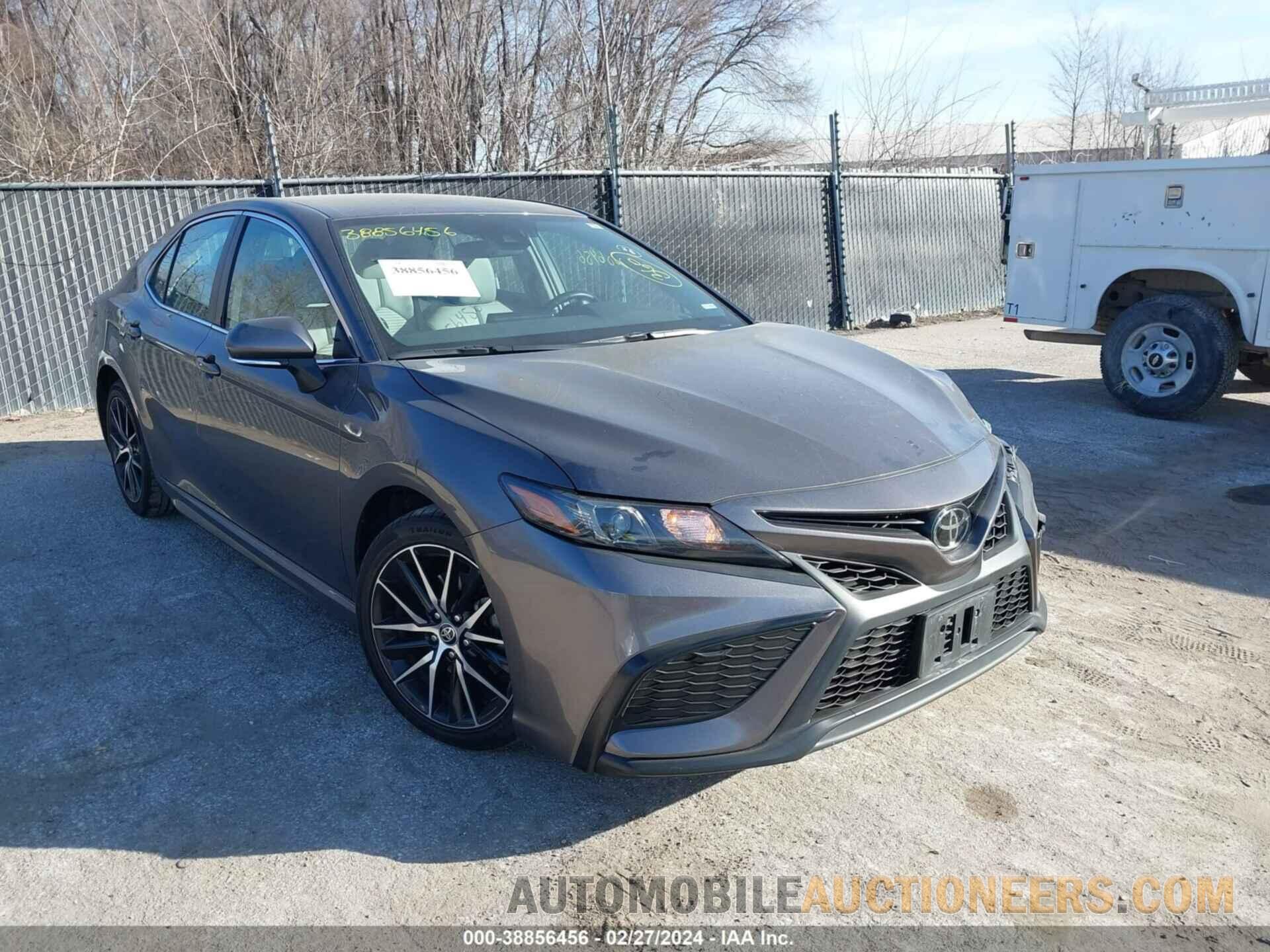 4T1G11AK3NU693871 TOYOTA CAMRY 2022