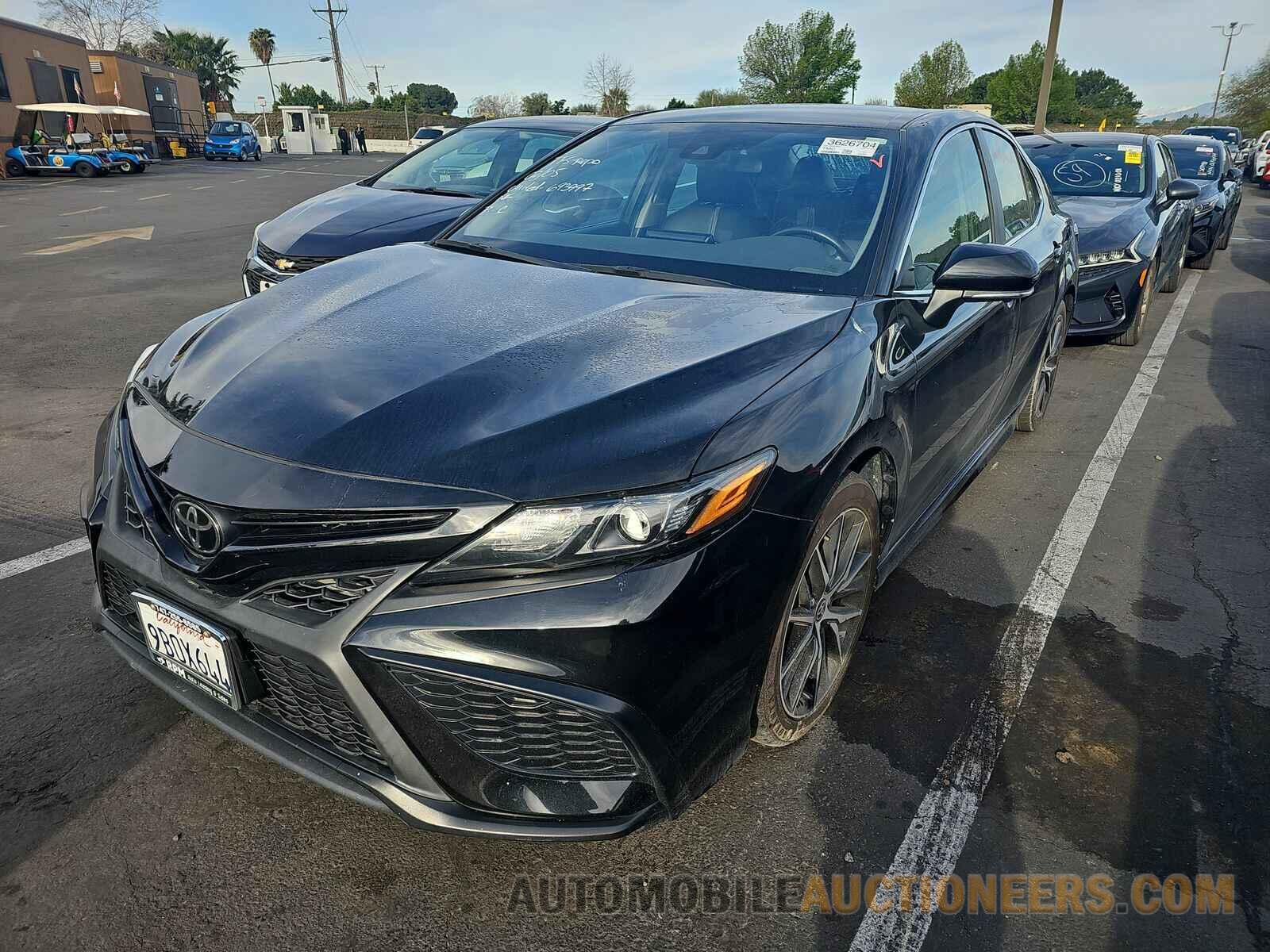 4T1G11AK3NU693997 Toyota Camry 2022