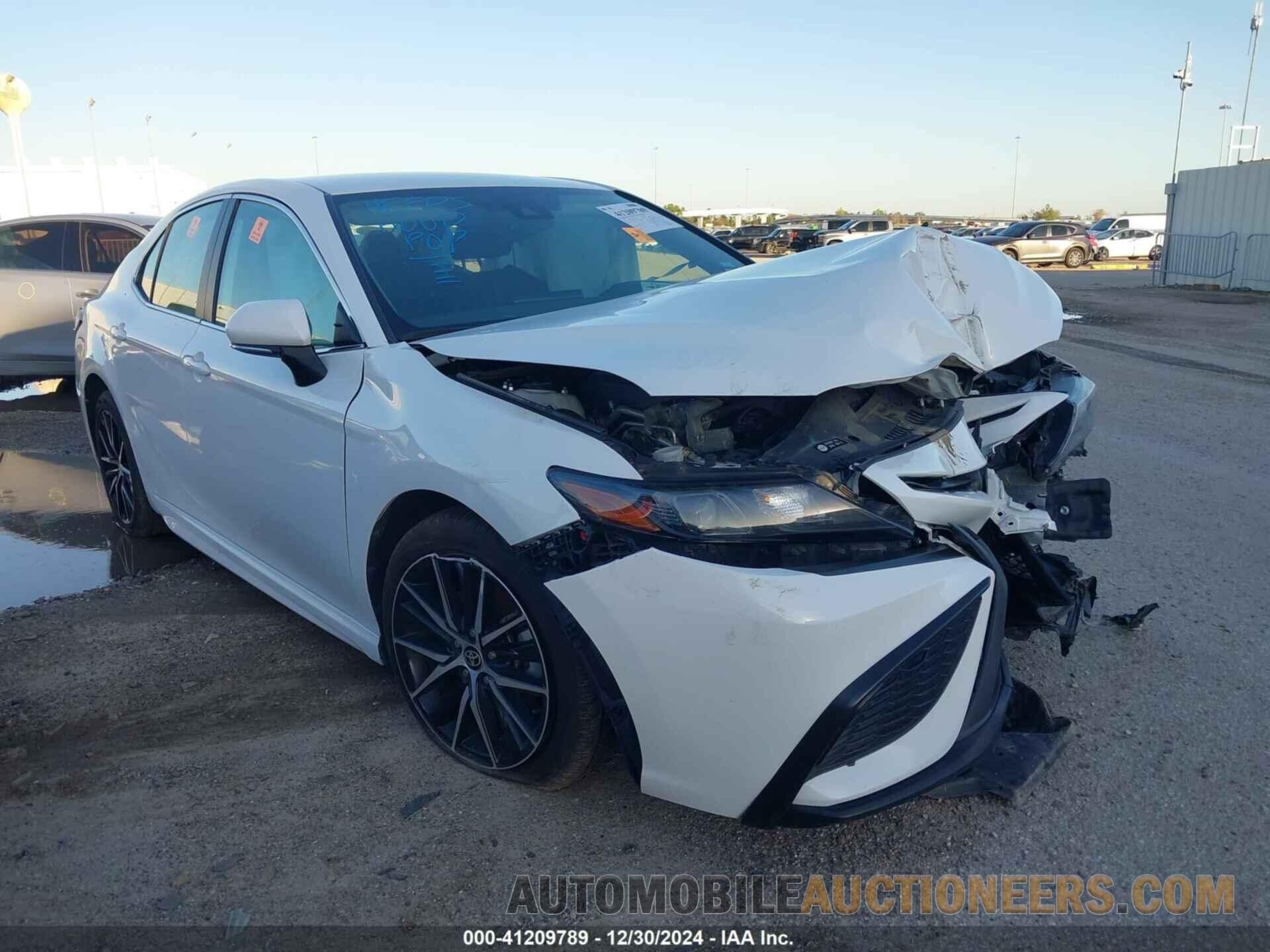 4T1G11AK3NU695930 TOYOTA CAMRY 2022