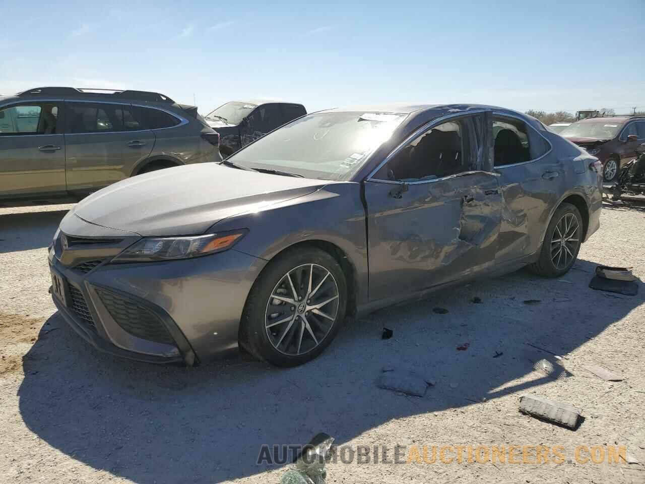 4T1G11AK3NU703119 TOYOTA CAMRY 2022