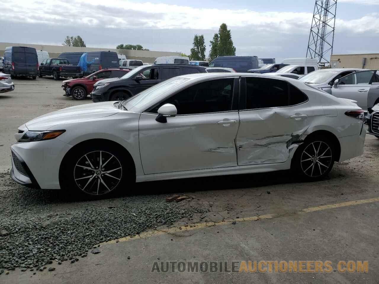 4T1G11AK3PU769186 TOYOTA CAMRY 2023