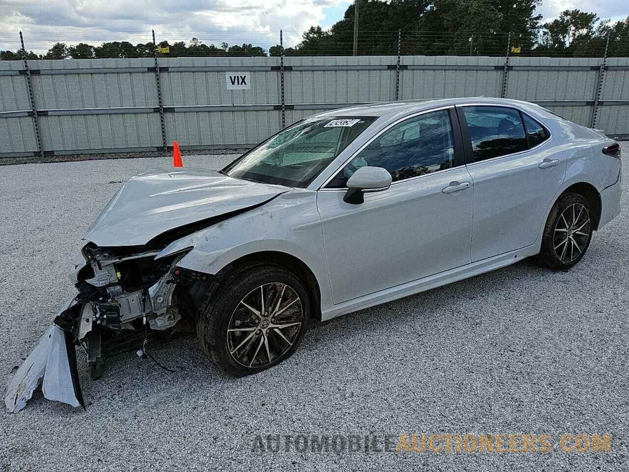 4T1G11AK3RU204679 TOYOTA CAMRY 2024