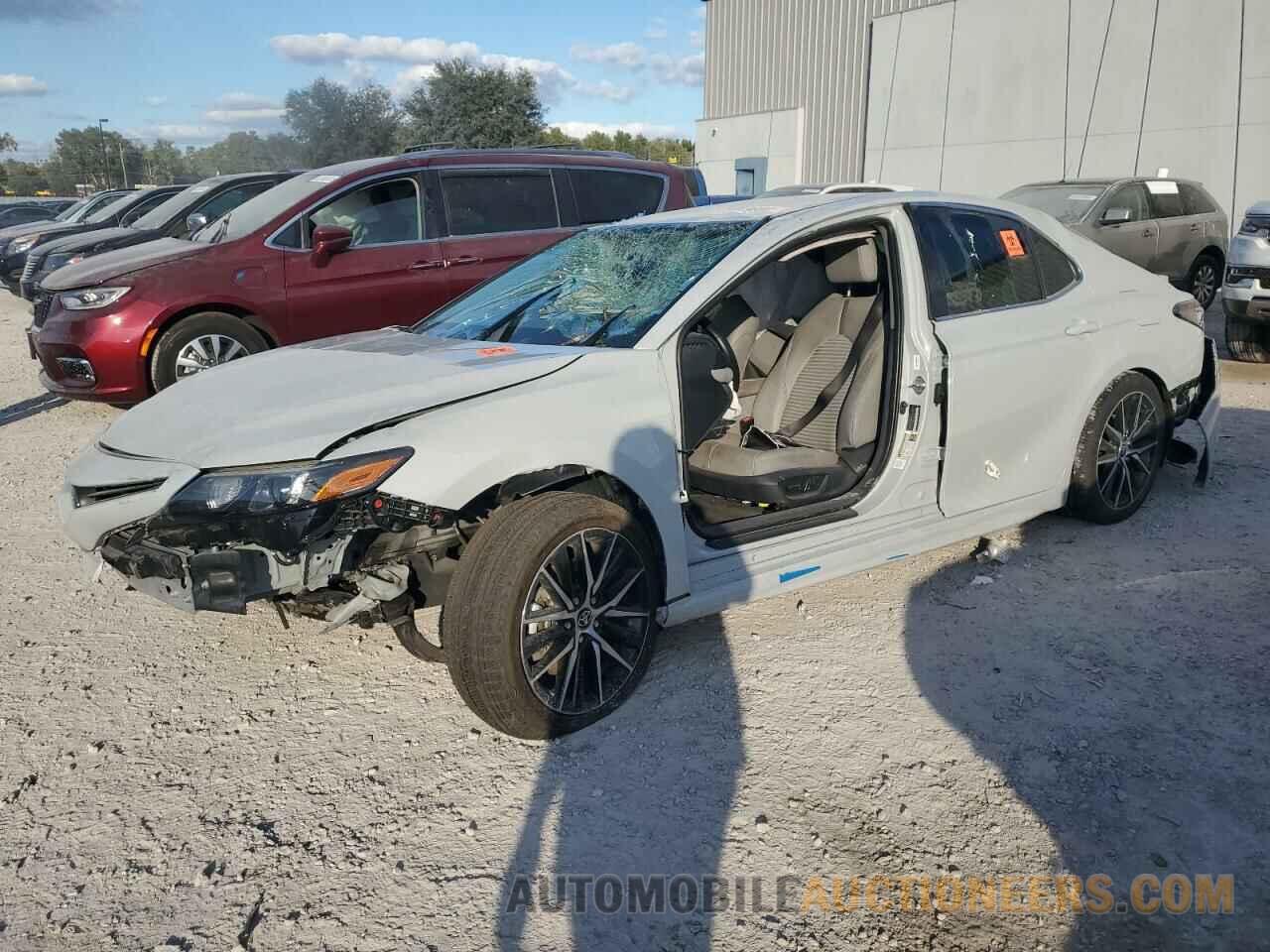 4T1G11AK3RU218856 TOYOTA CAMRY 2024