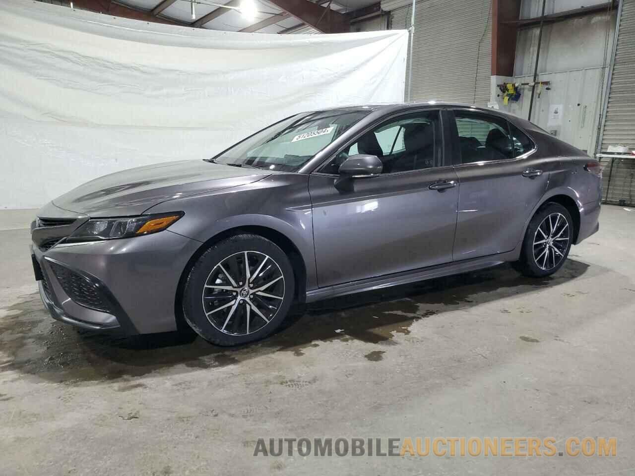 4T1G11AK3RU246950 TOYOTA CAMRY 2024