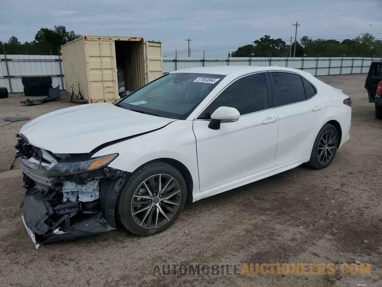 4T1G11AK3RU857643 TOYOTA CAMRY 2024