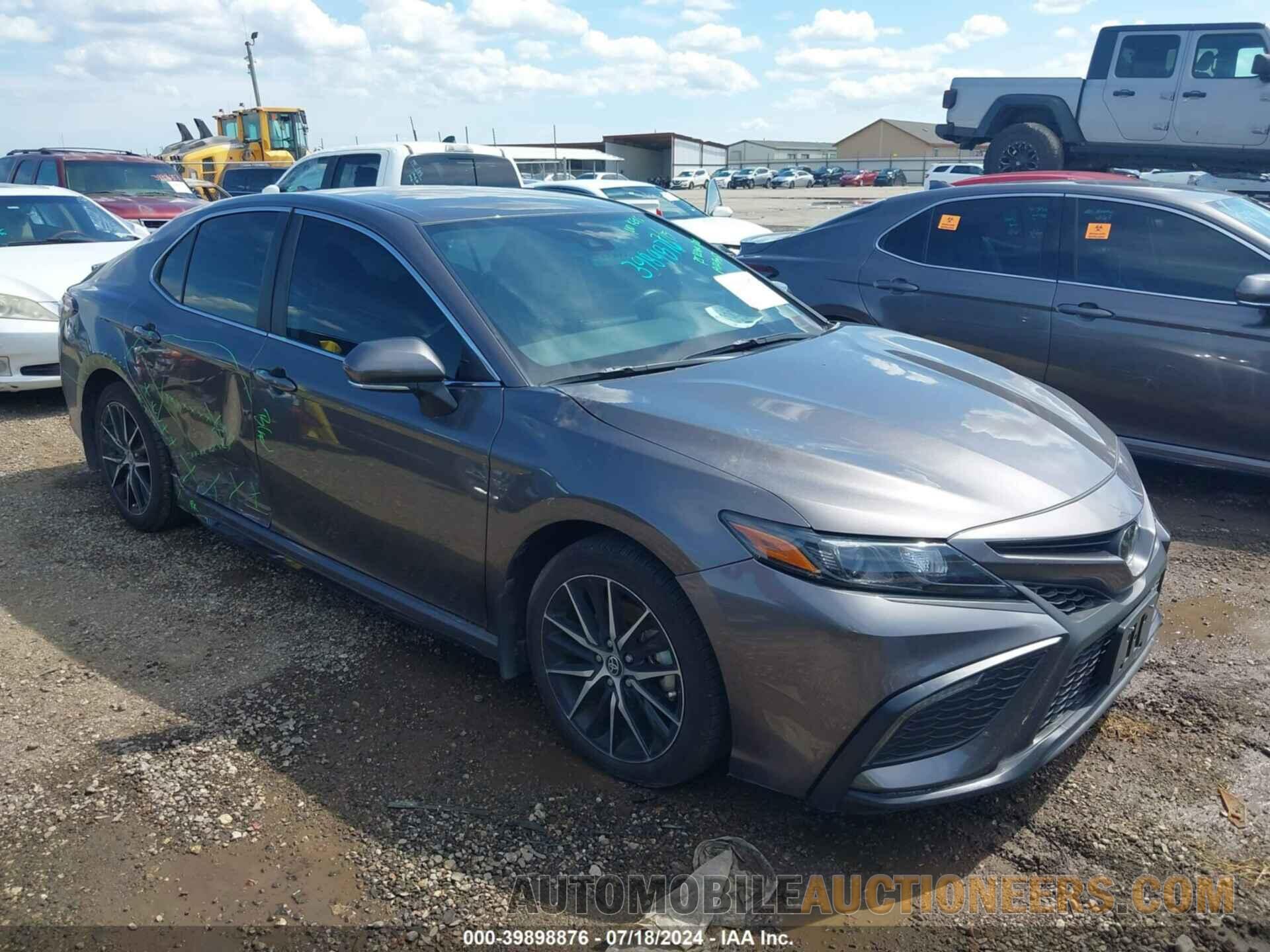 4T1G11AK3RU857772 TOYOTA CAMRY 2024