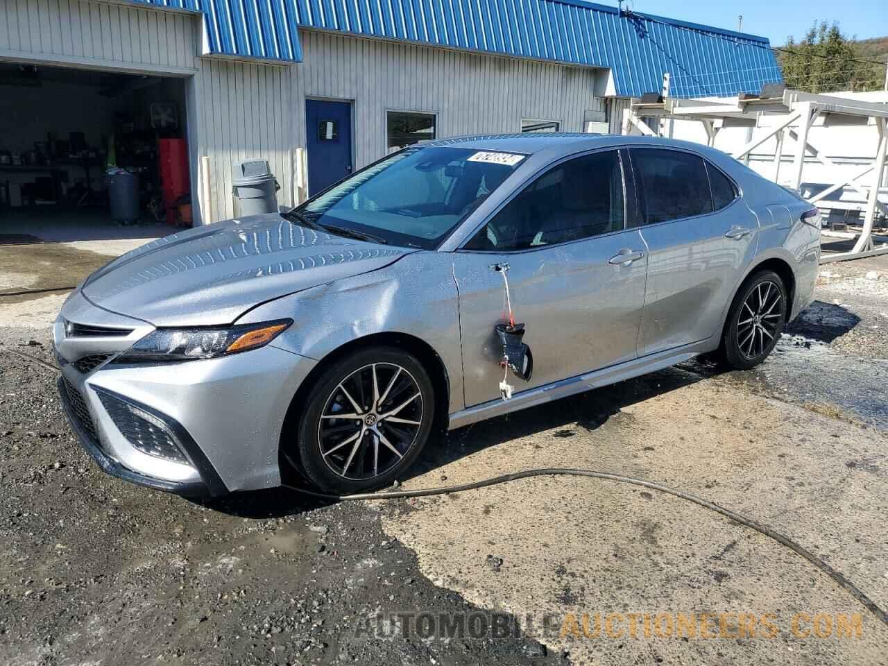 4T1G11AK3RU887922 TOYOTA CAMRY 2024