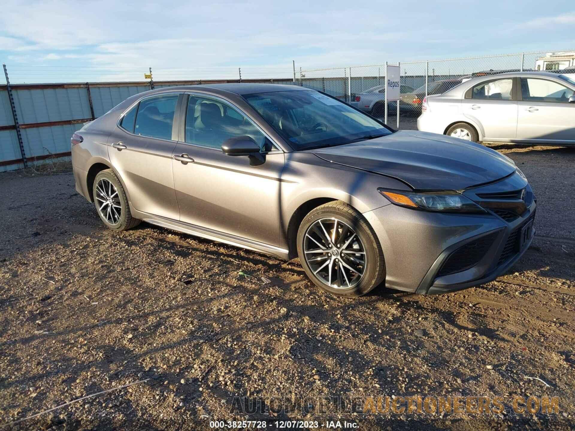 4T1G11AK4MU412711 TOYOTA CAMRY 2021