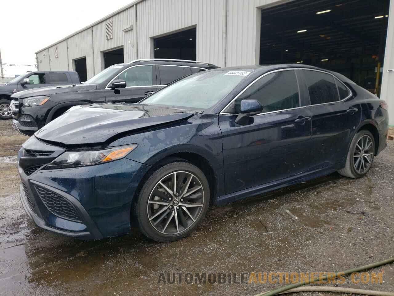 4T1G11AK4MU421909 TOYOTA CAMRY 2021