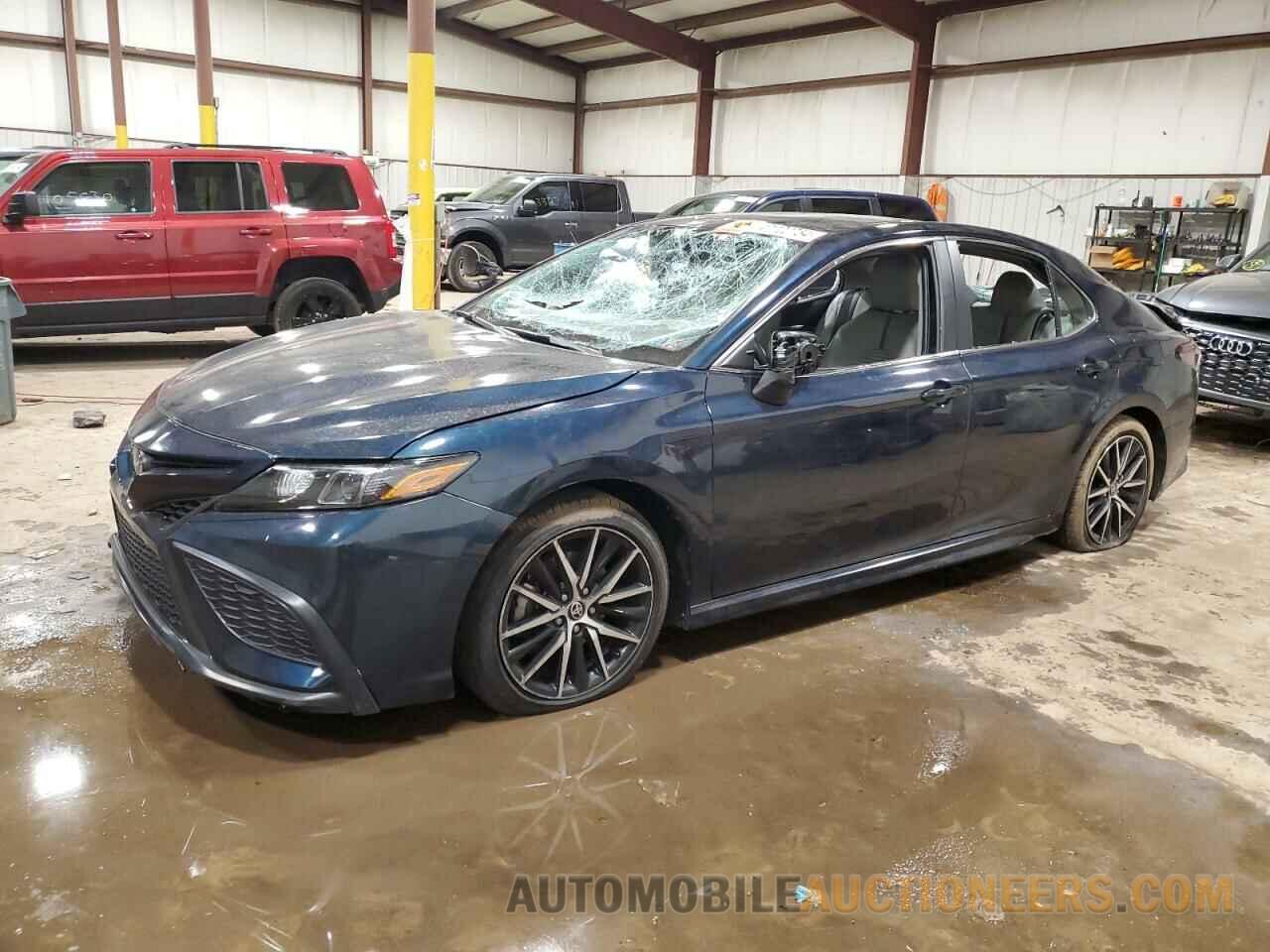 4T1G11AK4MU433638 TOYOTA CAMRY 2021