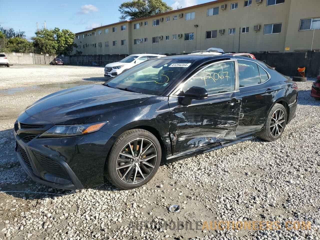 4T1G11AK4MU441769 TOYOTA CAMRY 2021