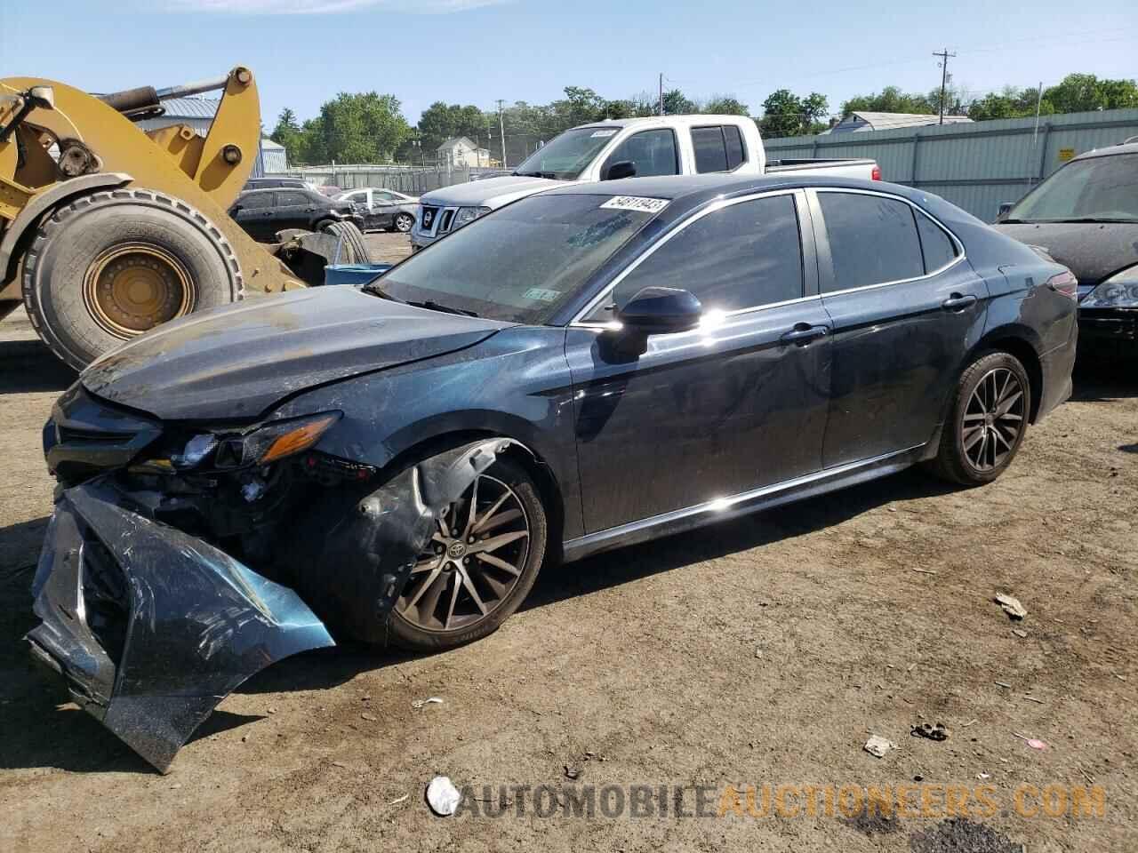 4T1G11AK4MU447541 TOYOTA CAMRY 2021