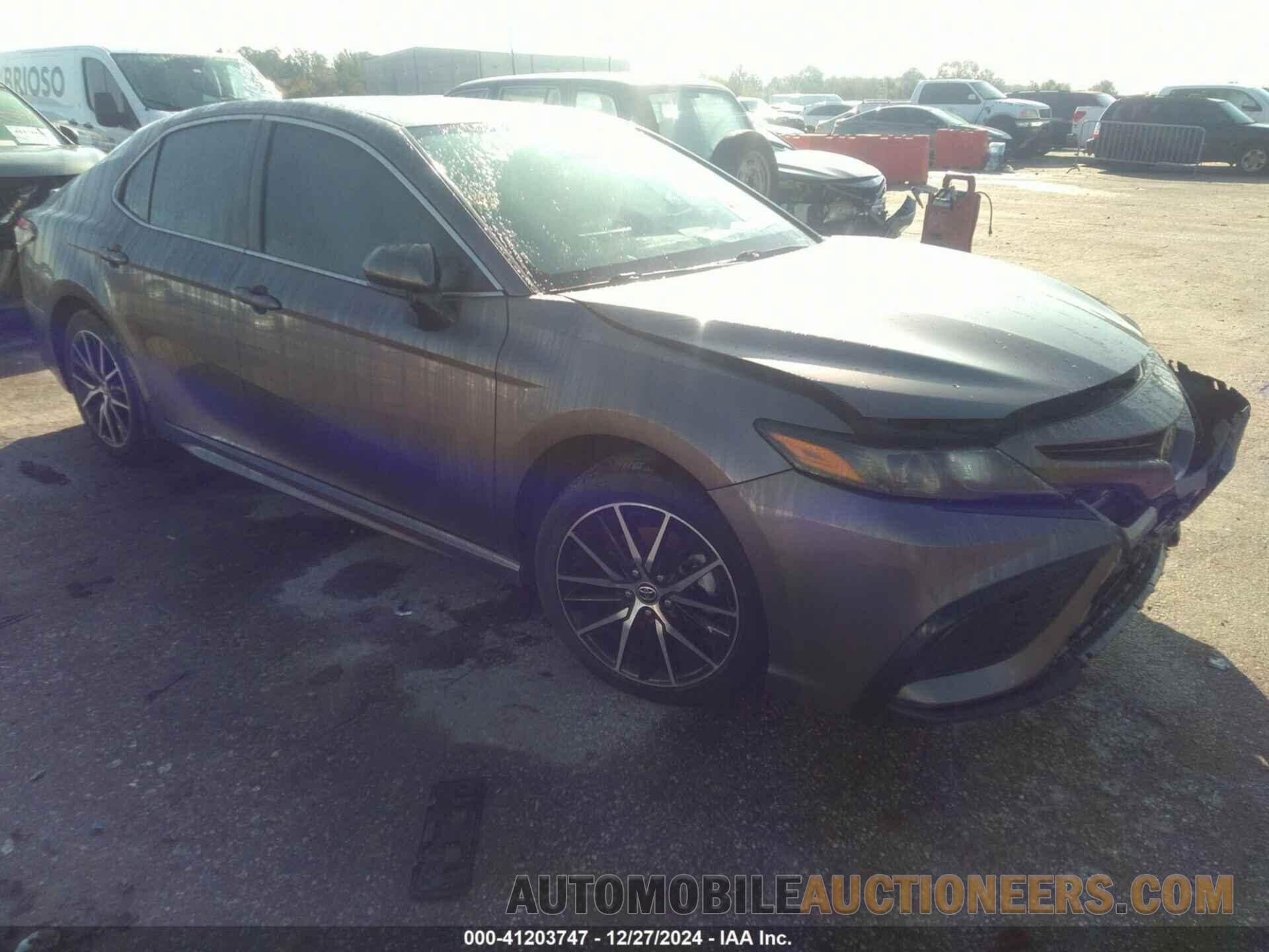 4T1G11AK4MU447717 TOYOTA CAMRY 2021