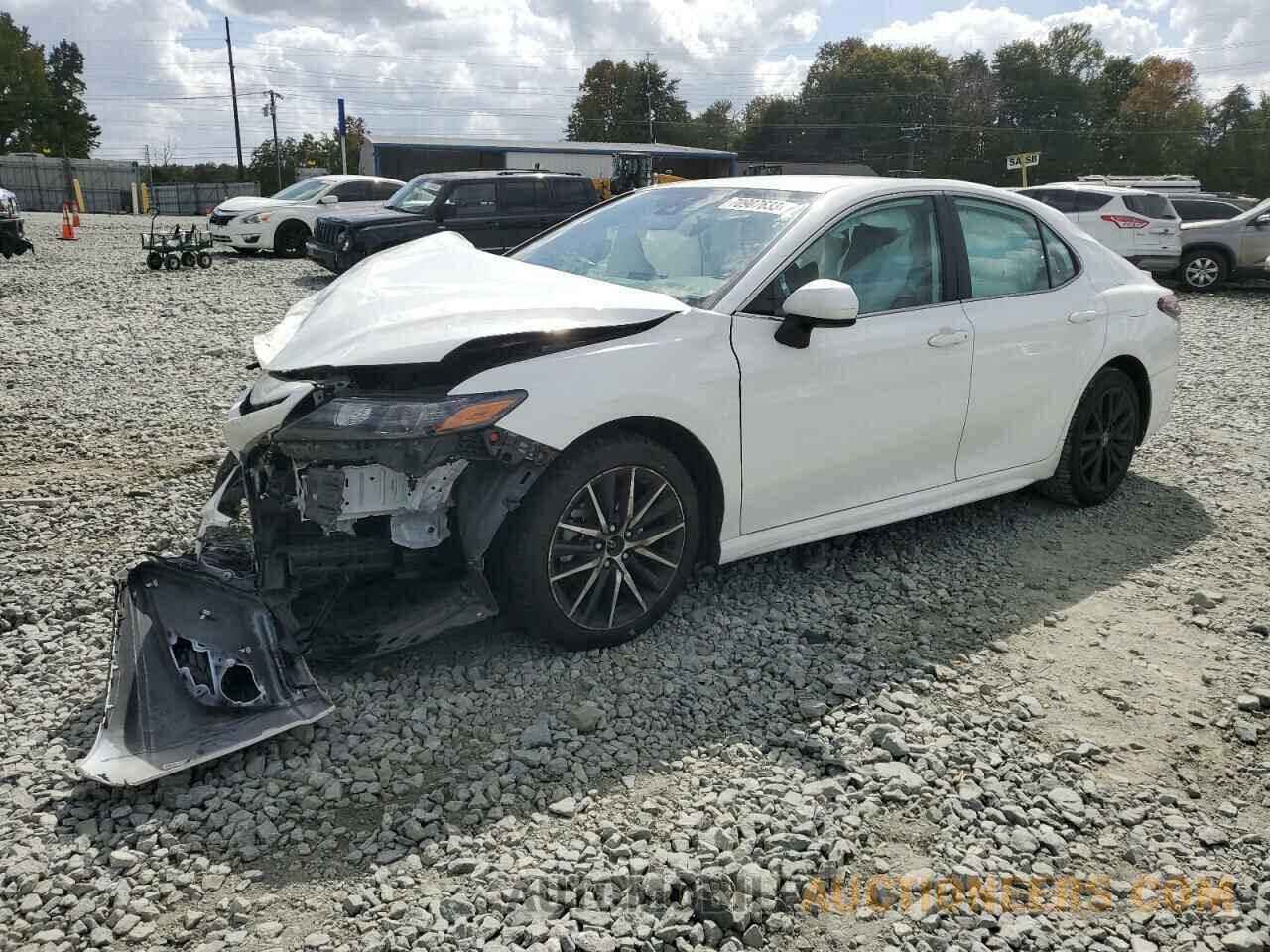 4T1G11AK4MU452951 TOYOTA CAMRY 2021