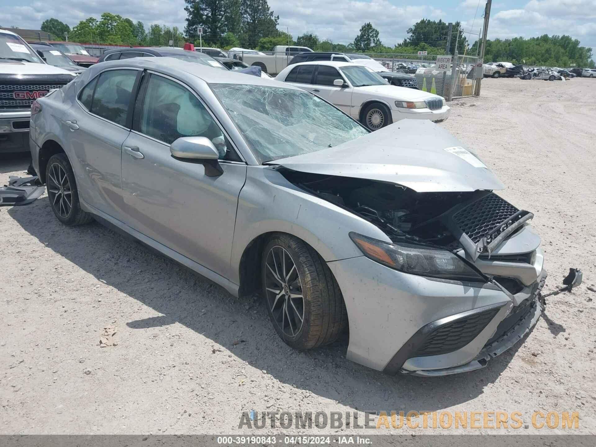 4T1G11AK4MU460774 TOYOTA CAMRY 2021