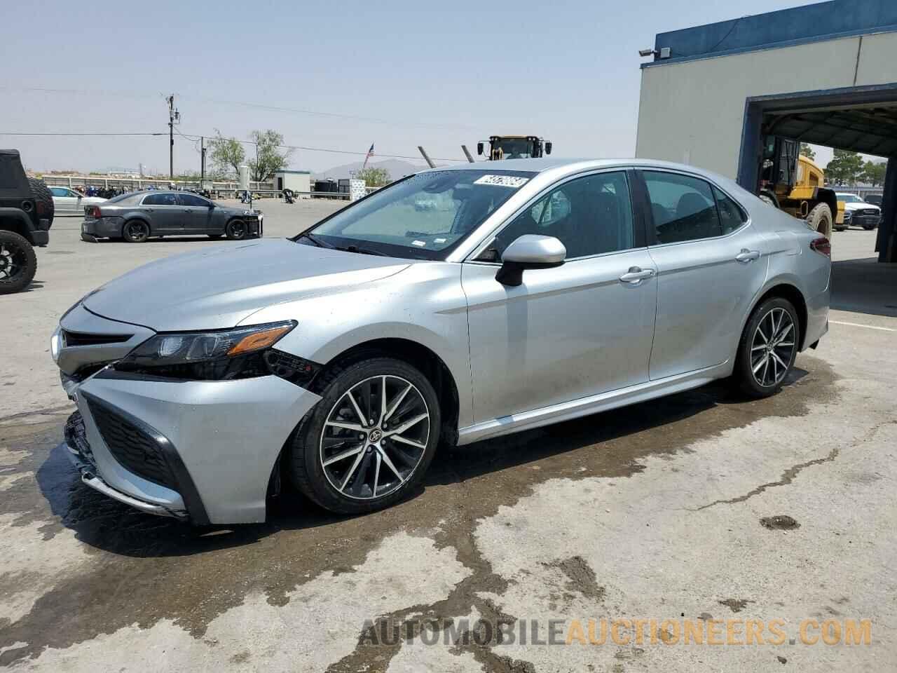 4T1G11AK4MU464906 TOYOTA CAMRY 2021