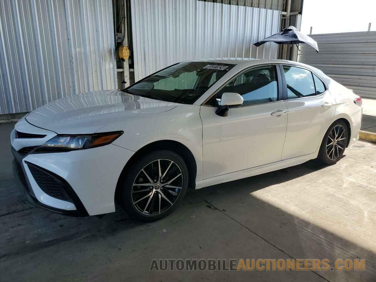 4T1G11AK4MU471502 TOYOTA CAMRY 2021