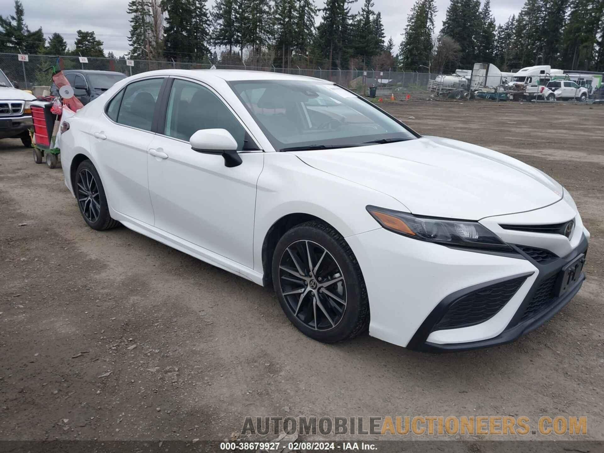 4T1G11AK4MU472598 TOYOTA CAMRY 2021